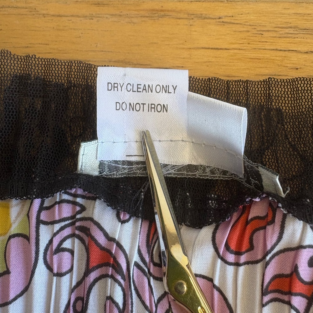 Alberto Makali‎ Y2K Pleated Floral Blouse Ruffle Neck Applique Art to Wear Sz L - Picture 7 of 8